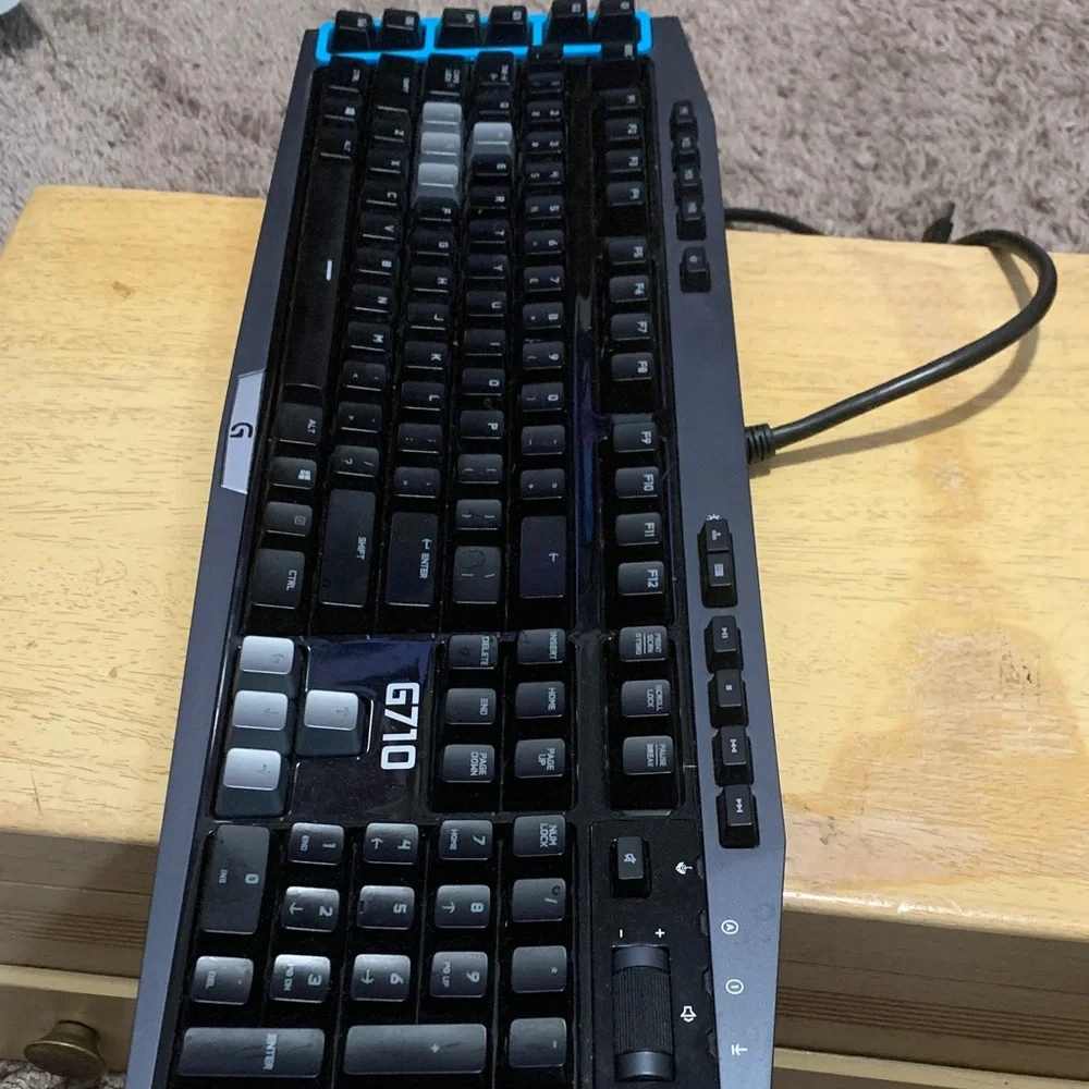 Logitech G710 Gaming Keyboard with Blue Highlights